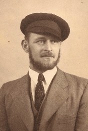 Klik voor foto in apart venster teus.jpg